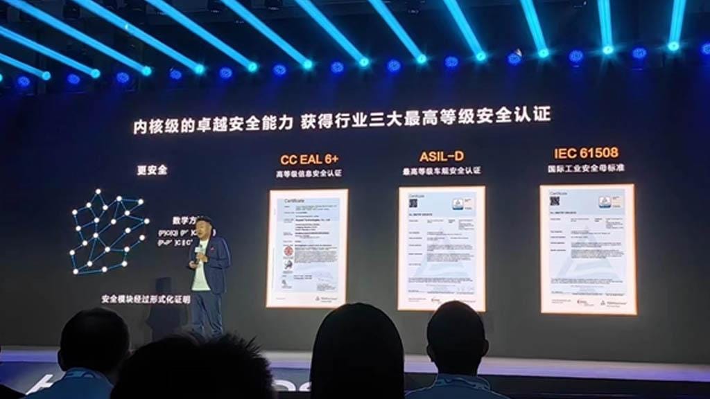 a photo showing the ceo of huawei consumer business group showcasing the security features of harmony kernel